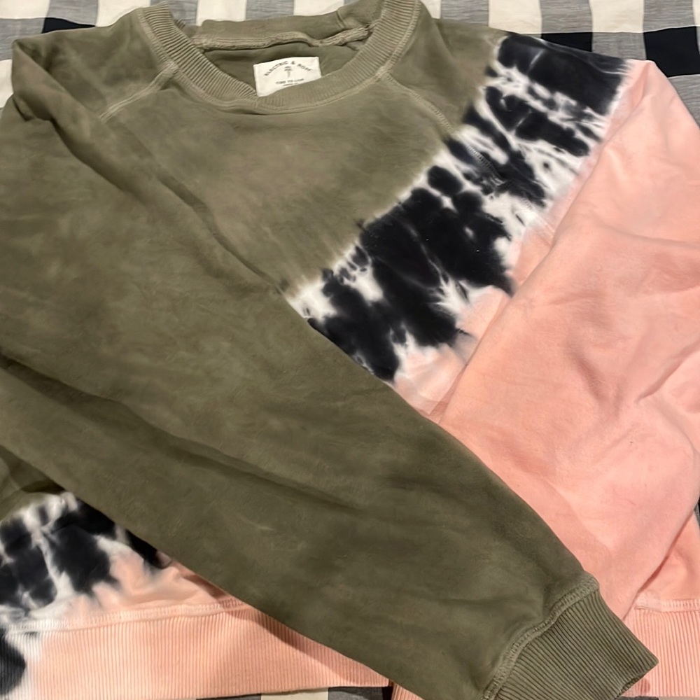 Electric & Rose sweatshirt. Worn once great condition. Size medium